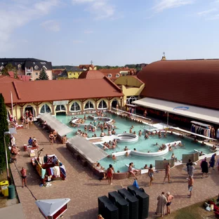 Basen termalny Veľky Meder Basen termalny Veľky Meder